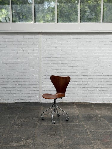 Early arne jacobsen series - jacobsen,